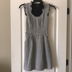 Elle houndstooth sleeveless dress